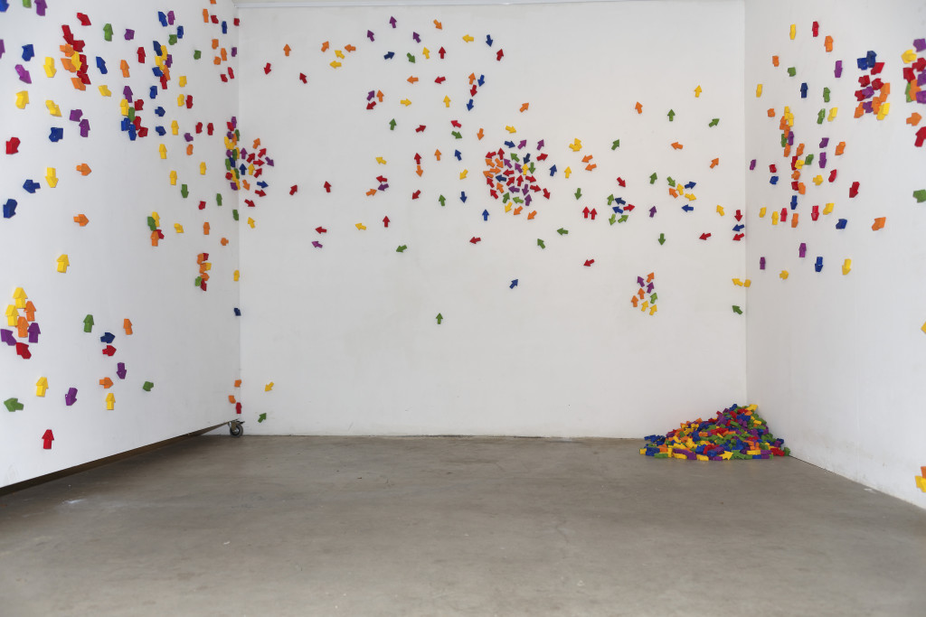 Vienna Del Rosario Parreno, 2012, Everythingism, installation, overview size varibale, PRINT